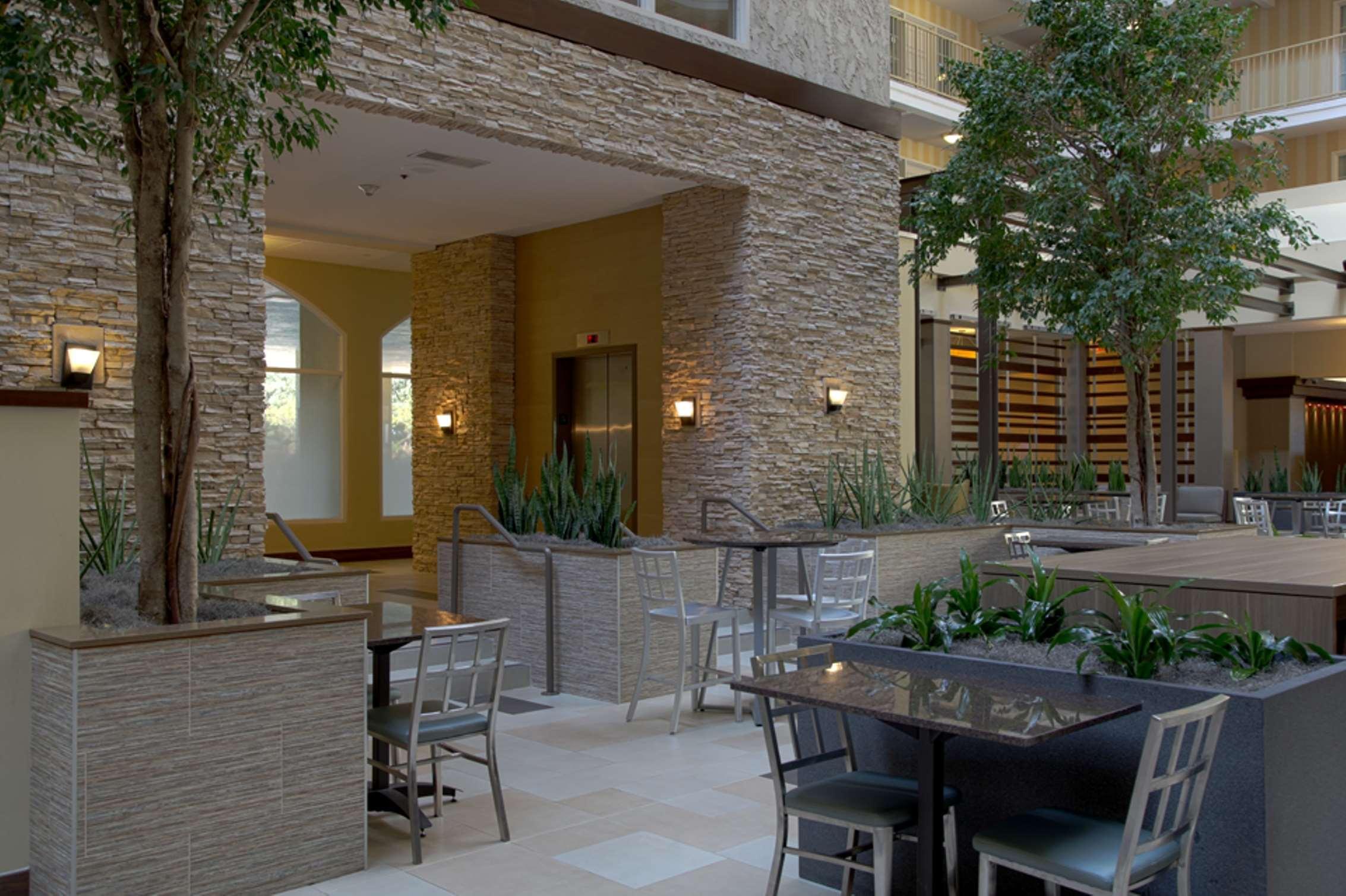 Embassy Suites By Hilton Dallas Market Center Restaurante foto