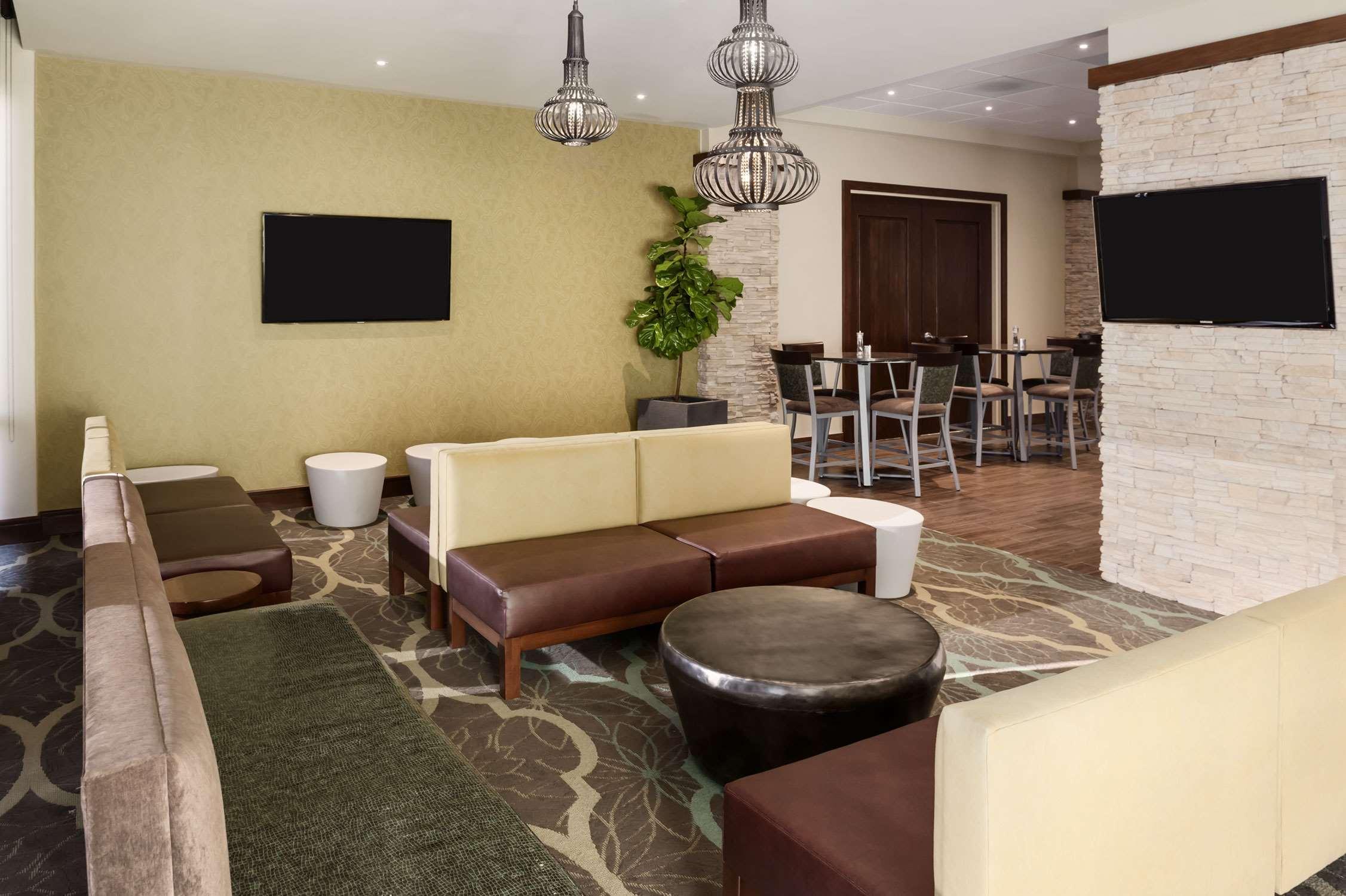 Embassy Suites By Hilton Dallas Market Center Restaurante foto