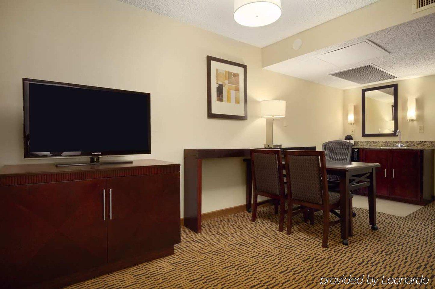 Embassy Suites By Hilton Dallas Market Center Habitación foto
